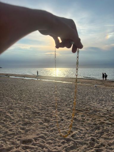 Kette an der Ostsee verloren