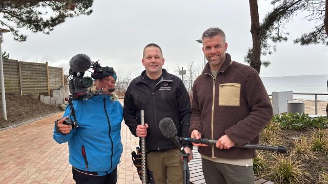 Felix und der NDR Schleswig-Holstein am Strand