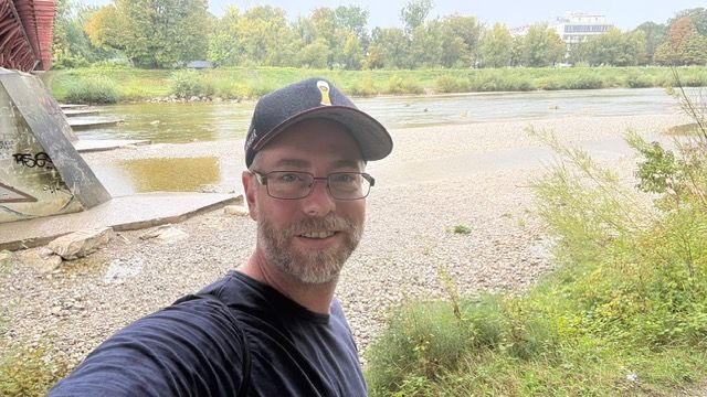 Ring im Fluss verloren