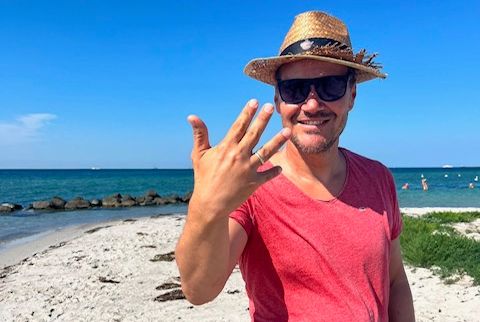 Ring in Dänemark am Strand verloren