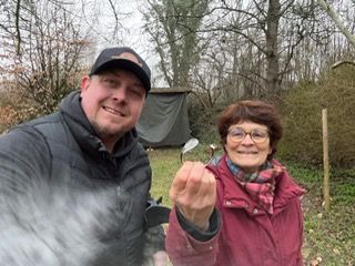 Uhr im Garten verloren