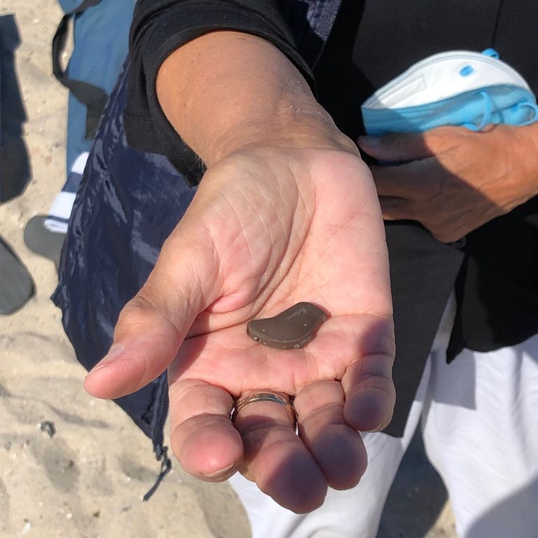 Hörgerät im Sand verloren